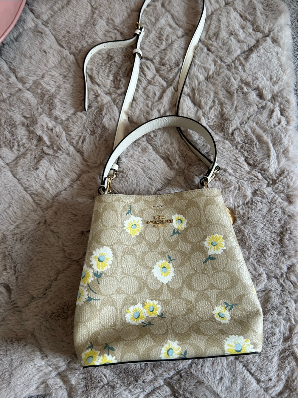 Authentic Coach Beige Floral Signature Bucket Bag - Picture 3 of 7